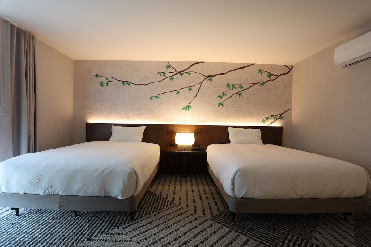 Blackout curtains, free WiFi, bed sheets