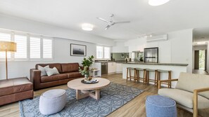 Netflix, streaming services - Riverside Noosa, Riverside location (Noosaville)