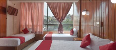 Economy Quadruple Room | Free WiFi, bed sheets