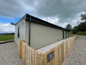Exterior - 3 bedroom accommodation in Muir of Ord (Muir of Ord)