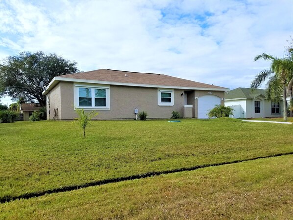 Exterior - ~~Coastal Den of Zen by Megan~~ (Port St. Lucie)