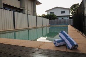 Outdoor pool - Weipa Motel Resort (Rocky Point)