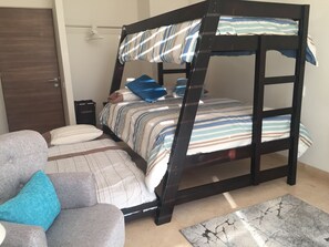 3 bedrooms, WiFi, bed sheets, wheelchair access