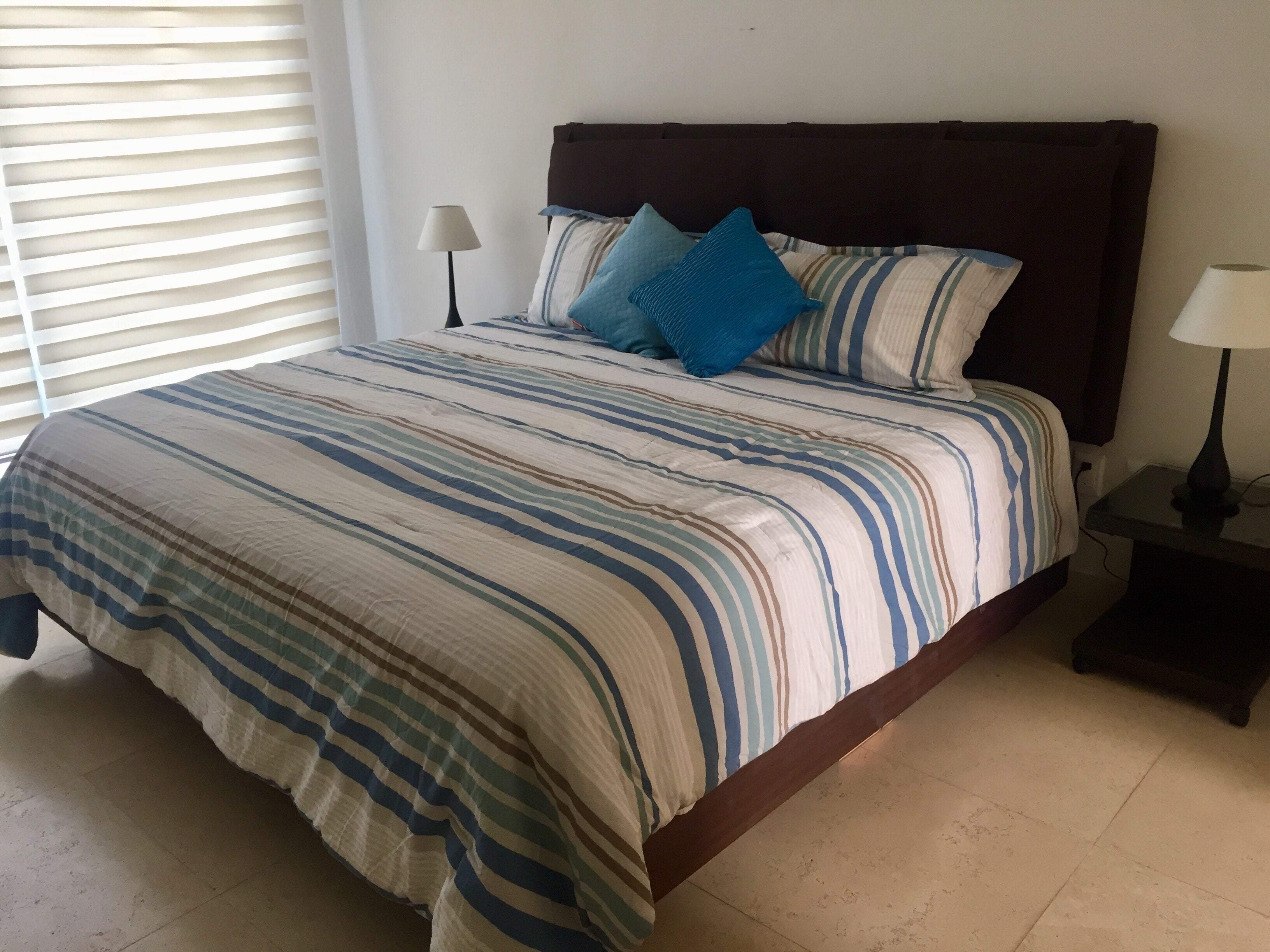 3 bedrooms, WiFi, bed sheets, wheelchair access