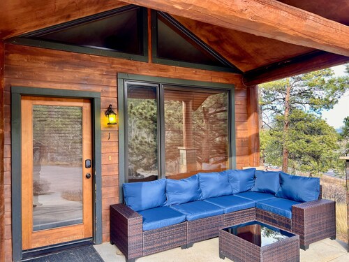 Bears Den #1 - Hot tub, Wildlife, close to RMNP