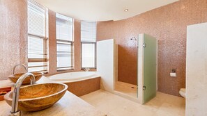 Baignoire, serviettes fournies