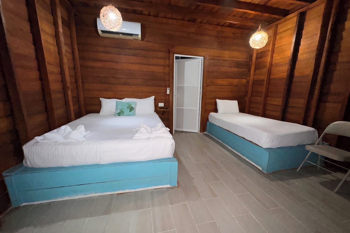 In-room safe, free WiFi, bed sheets