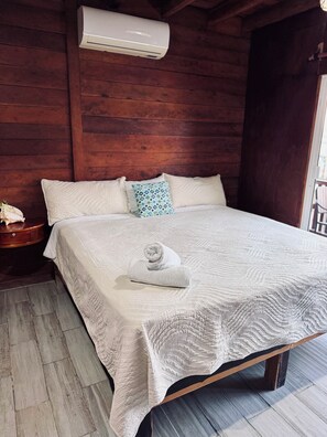 Room with king-size bed | In-room safe, free WiFi, bed sheets