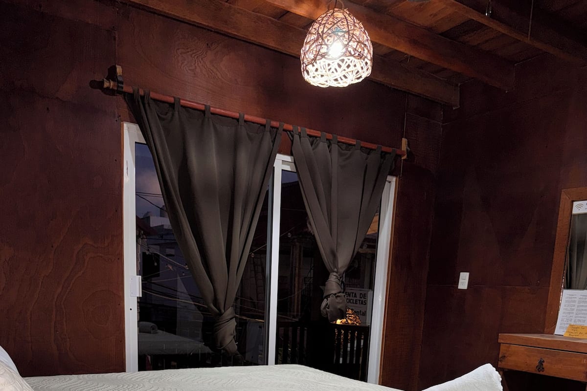 In-room safe, free WiFi, bed sheets