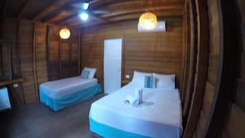 In-room safe, free WiFi, bed sheets