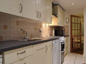 Dishwasher, cookware/dishes/utensils - 3 bedroom accommodation in Cockermouth (Cockermouth)