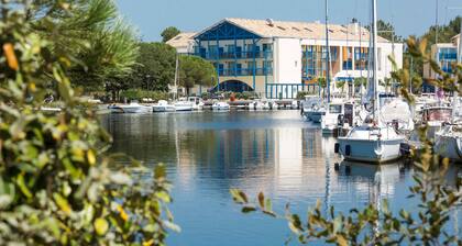 Studio Avec Balcon Privé | AccÚs Piscine + Wi-Fi Gratuit