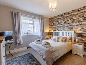 1 bedroom, free WiFi, bed sheets