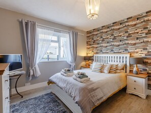 1 bedroom, free WiFi, bed sheets