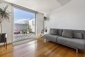 Smart TV, Netflix, streaming services