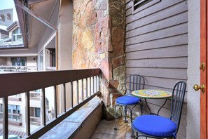 Property grounds - Luxurious 1BR+Loft - Ski-in/Ski-out Access to Beaver Creek by RedAwning (Beaver Creek)
