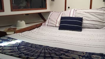 2 bedrooms, bed sheets