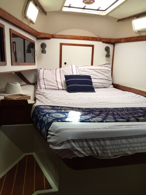 2 bedrooms, bed sheets