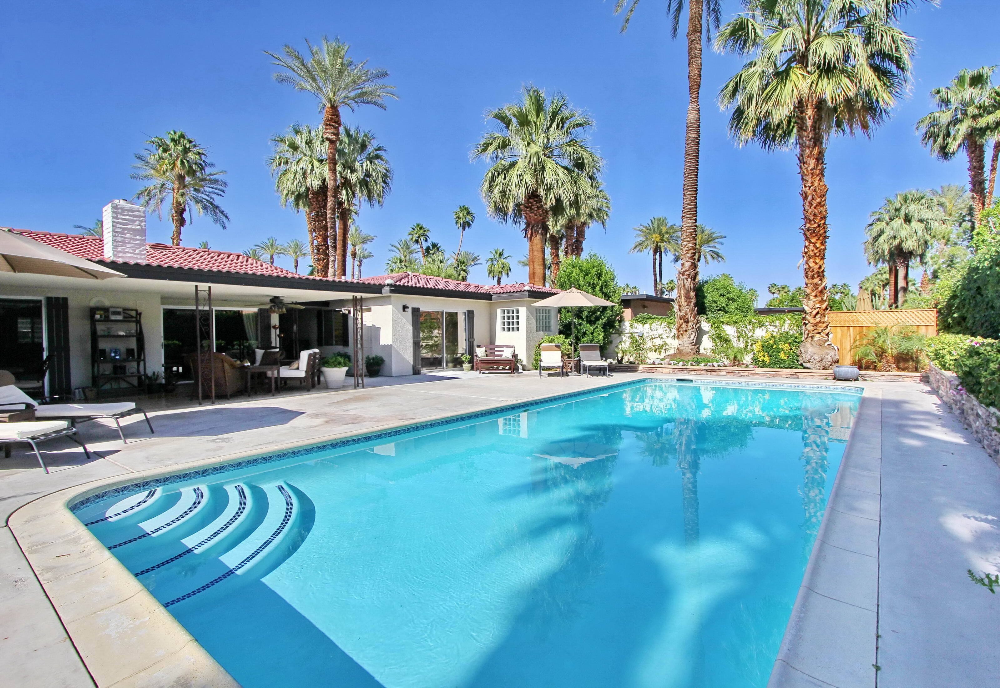 Indian Wells Three Master Bedrooms one is a Casitas. 