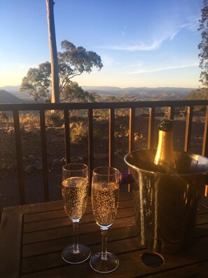 Outdoor dining - Bela Vista Spa Cabin (Vacy)