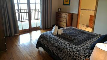 Family Cabin, 3 Bedrooms, Mountain View | 3 bedrooms, blackout drapes, iron/ironing board, bed sheets
