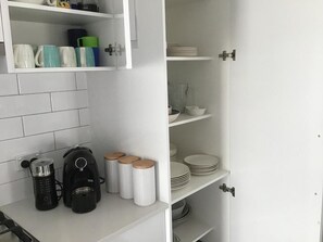 3 bedrooms, individually decorated, individually furnished - Discover Beach Retreat (Warilla)