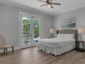 5 slaapkamers, een bureau, een strijkplank/strijkijzer, gratis wifi