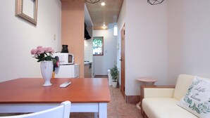 Interior - Yoyogi House (Tokyo)