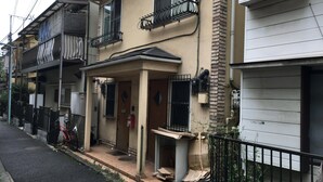 Exterior - Yoyogi House (Tokyo)
