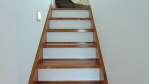 Staircase - Yoyogi House (Tokyo)