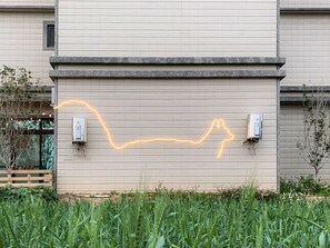 المنشأة من الخارج