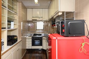 Two-Bedroom Apartment | Private kitchenette