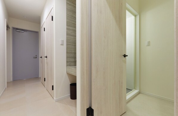 2 bedrooms, desk, free WiFi - 100sqm Asakusa Apartment (Tokyo)