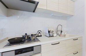 Private kitchen - 100sqm Asakusa Apartment (Tokyo)