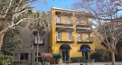 The Lodge Alley Inn™ - 1 Bedroom