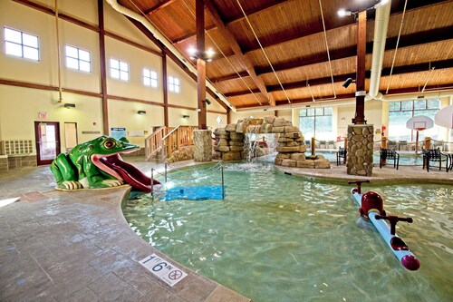 Wisconsin Dells | Pool & Waterpark Access | 2BR Cottage