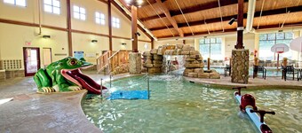 Wisconsin Dells | Pool & Waterpark Access | 2BR Cottage