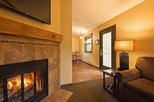 Wisconsin Dells | Pool & Waterpark Access | 2BR Cottage