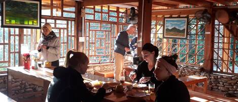 تناول الطعام