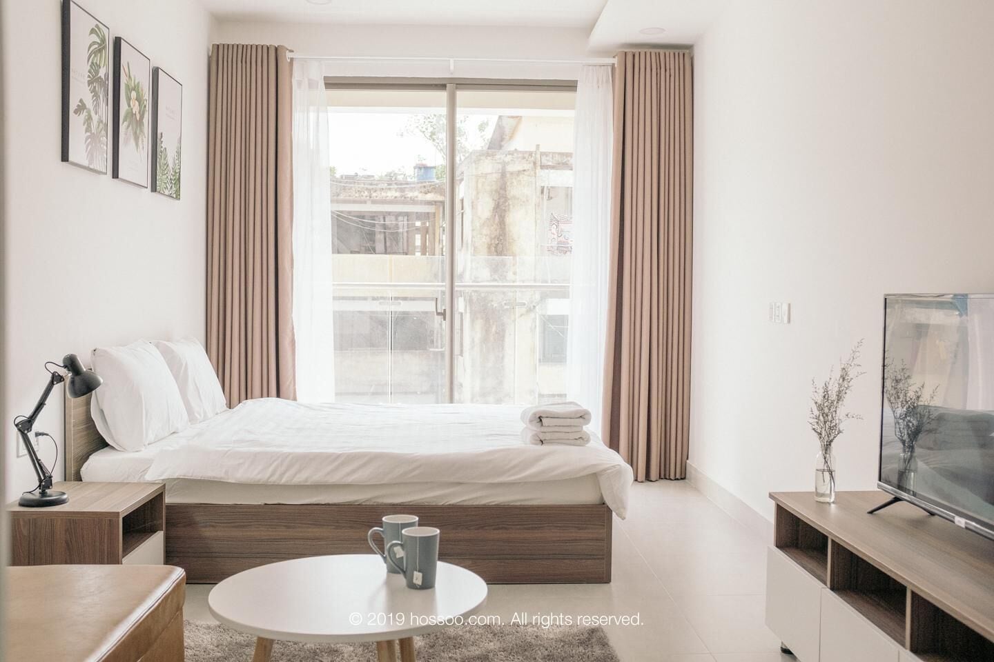 1 bedroom, desk, WiFi