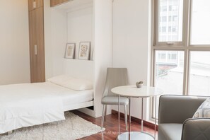 1 bedroom, desk, WiFi - JUSTAY Riverside Condo (Ho Chi Minh)