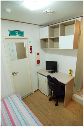 Soundproofing, free WiFi - Apple House (Dongducheon)