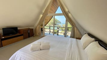 1 kamar tidur, didekorasi berbeda-beda, dan tirai kedap cahaya