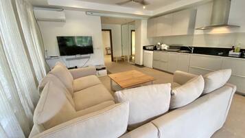 Vila | Area keluarga | Televisi layar datar 52-inci dengan saluran TV satelit dan TV