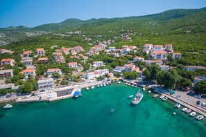 Marina - Holiday apartment with pool and jacuzzi (Klenovica)