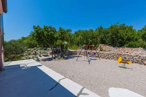 Children’s area - Holiday apartment with pool and jacuzzi (Klenovica)