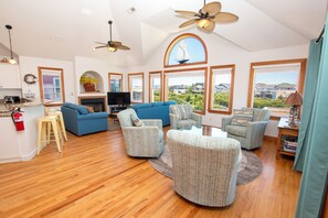 TV, fireplace - Semi-Oceanfront, Close to Beach, Private Pool, Pool Table, OS5Q, Olympus (Corolla)