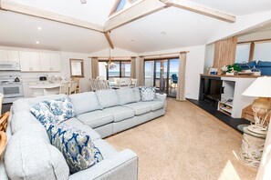 TV - Oceanfront, Ocean Views, Sun Decks, BS7, Bernices Dream (Duck)