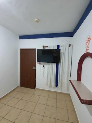 Iron/ironing board, free WiFi, bed sheets - Hotel Posada Marcas (Cancun)