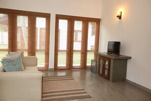 Deluxe Double Room | Living area - JAS Residence Pool Villa (Divulapitiya)